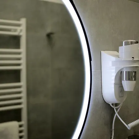 San Saba Street 52 Apartament