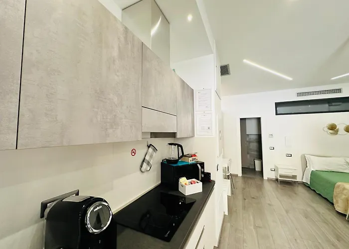 San Saba Street 52 *