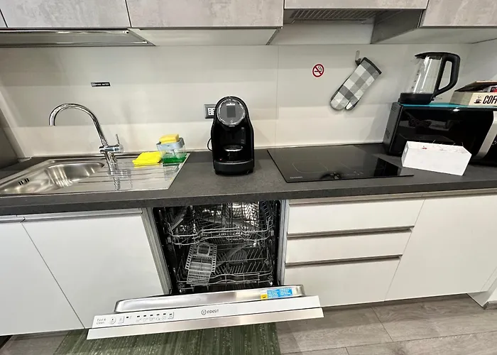 San Saba Street 52 Rom