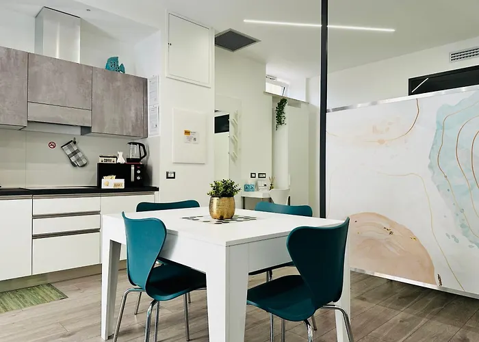 San Saba Street 52 Rom